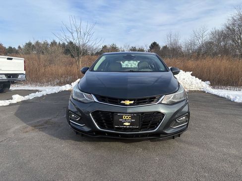 Used 2018 Chevrolet Cruze Premier image 8