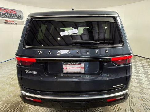 Used 2024 Jeep Wagoneer L Series II w/ Flexible Seating Group AWD/4WD image 5