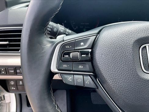 Used 2018 Honda Accord Touring image 22