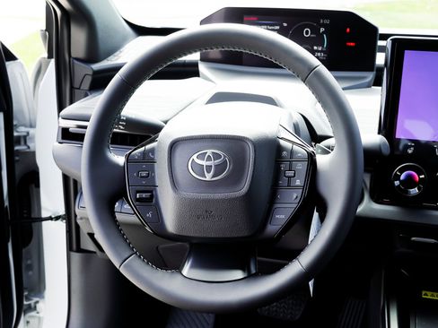 New 2026 Toyota C-HR w/ Cold Weather Package image 32