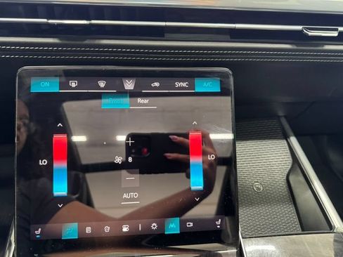 Used 2025 Cadillac Escalade Sport w/ LPO, ONYX Package AWD/4WD image 43
