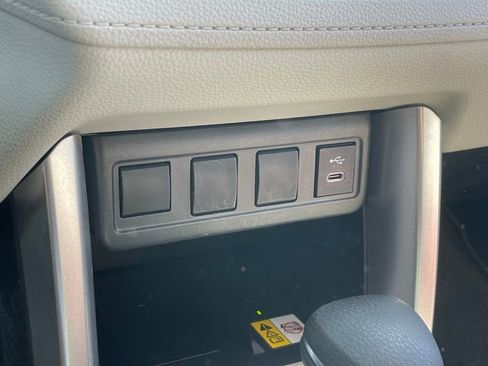 Used 2023 Toyota Corolla Cross LE w/ Moonroof Package image 8