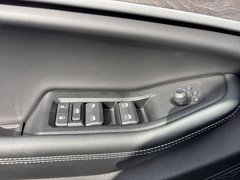 New 2025 Jeep Grand Cherokee L Limited w/ Luxury Tech Group II image 25