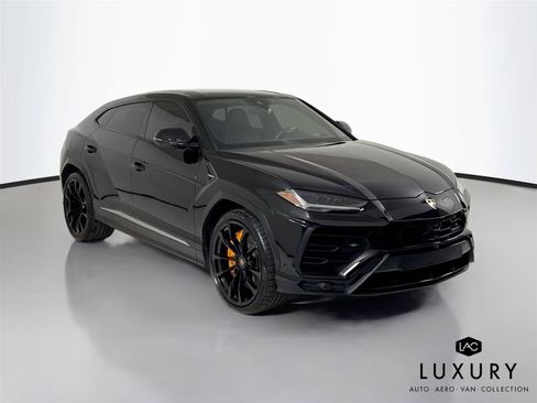 Used 2020 Lamborghini Urus AWD/4WD image 3