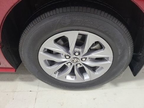 Certified 2024 Toyota Sienna XLE AWD/4WD image 44