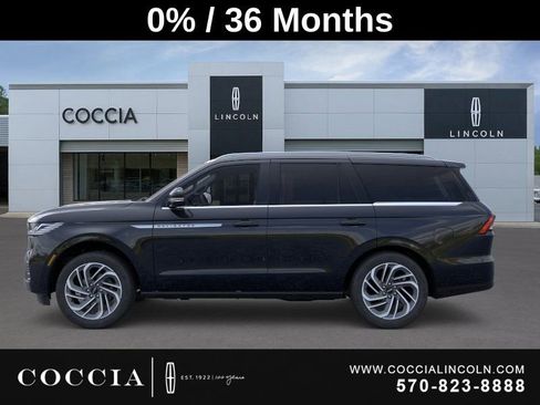 New 2025 Lincoln Navigator Reserve image 3