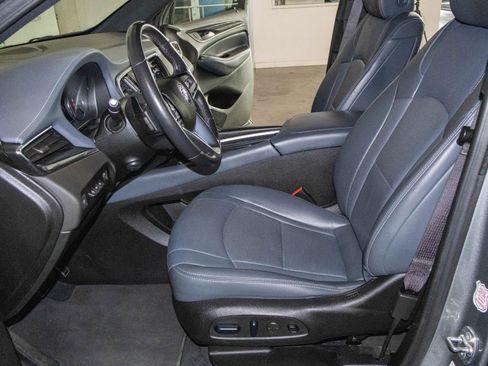 Used 2024 Buick Enclave Premium image 8