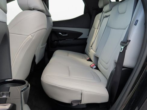 Certified 2025 Hyundai Santa Cruz SEL image 13