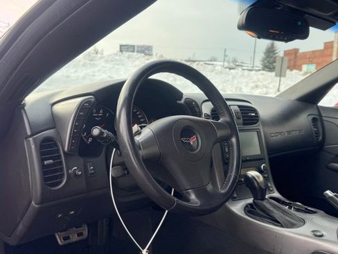 Used 2006 Chevrolet Corvette Convertible w/ Preferred Equipment Group image 13