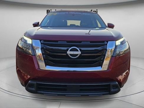 Used 2024 Nissan Pathfinder SV image 5