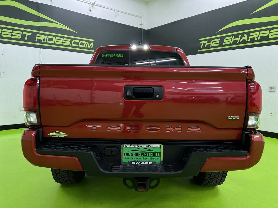Used 2018 Toyota Tacoma TRD Sport AWD/4WD image 8