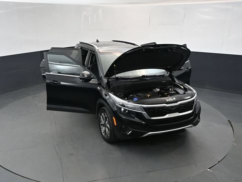 Used 2023 Kia Seltos EX AWD/4WD image 17