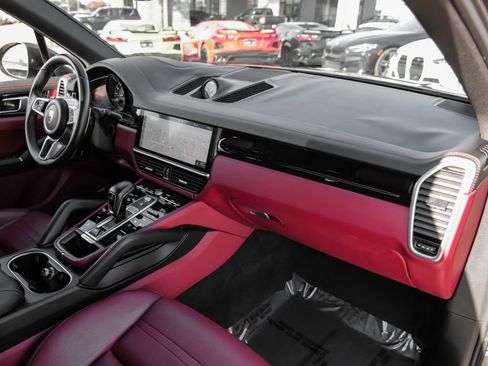 Used 2019 Porsche Cayenne image 10