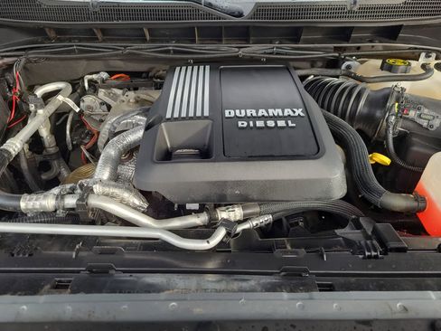 Used 2024 Chevrolet Silverado 1500 LT Trail Boss w/ Convenience Package II image 17