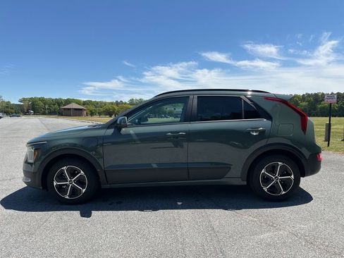 Certified 2024 Kia Niro EX w/ EX Cold Weather Package FWD image 8