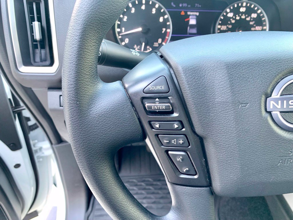 Used 2025 Nissan Frontier SV RWD image 29
