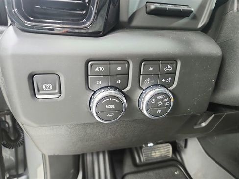 New 2026 GMC Sierra 2500 AT4 w/ AT4 Premium Plus Package image 28