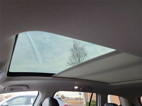 New 2026 Volkswagen Atlas SE image 30