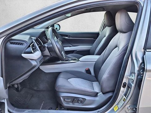 Used 2022 Toyota Camry LE FWD image 15