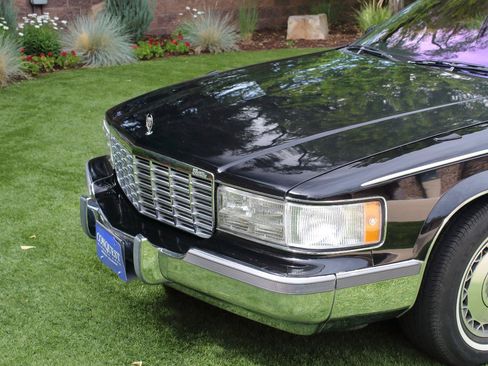 Used 1996 Cadillac Fleetwood Brougham RWD image 14