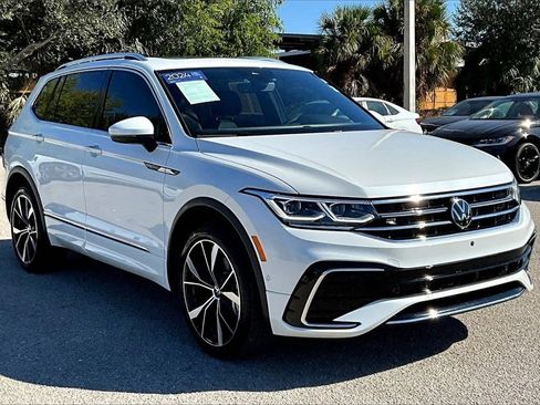 Certified 2024 Volkswagen Tiguan SEL R-Line image 2