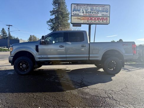 Used 2019 Ford F350 Lariat image 12