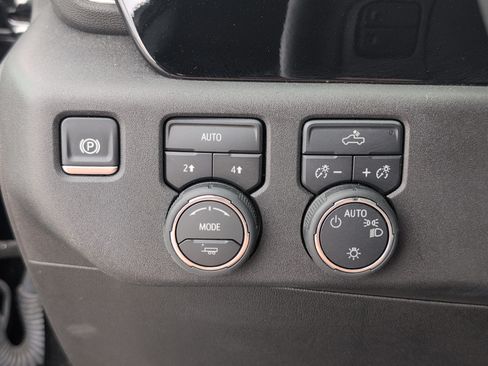 Used 2026 Chevrolet Silverado 1500 LT AWD/4WD image 26