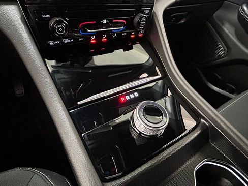 Used 2025 Jeep Grand Cherokee L Laredo image 19