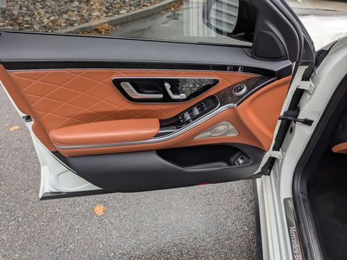 Certified 2022 Mercedes-Benz S 580 4MATIC Sedan image 13