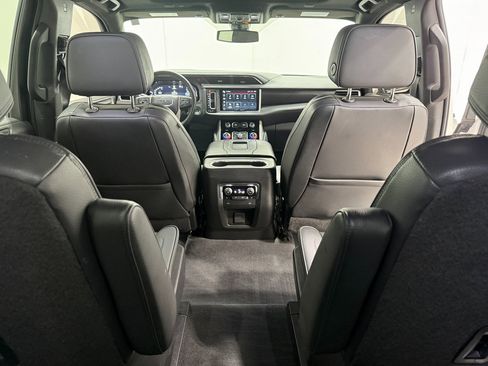 Used 2022 GMC Yukon XL Denali image 42