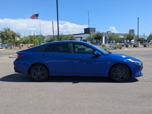 Used 2023 Hyundai Elantra SEL FWD image 6