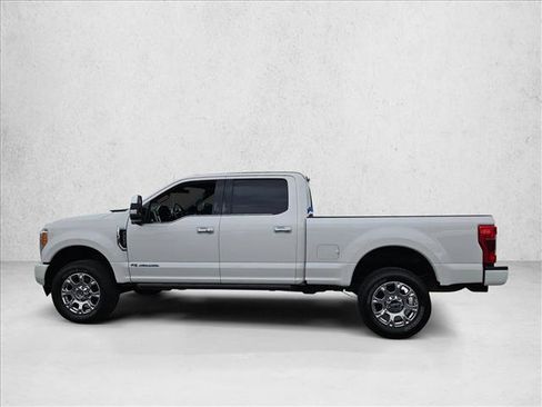 Used 2017 Ford F250 Platinum w/ Platinum Ultimate Package AWD/4WD image 8