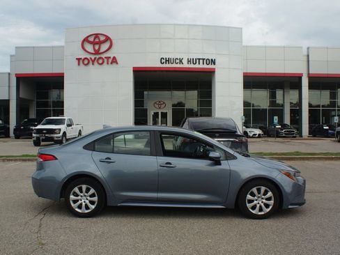 Used 2024 Toyota Corolla LE FWD image 1