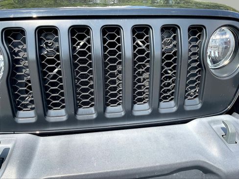Used 2021 Jeep Gladiator Sport AWD/4WD image 31