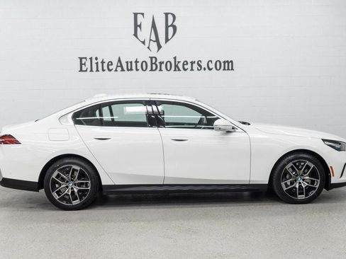 Used 2026 BMW 530i xDrive AWD/4WD image 5