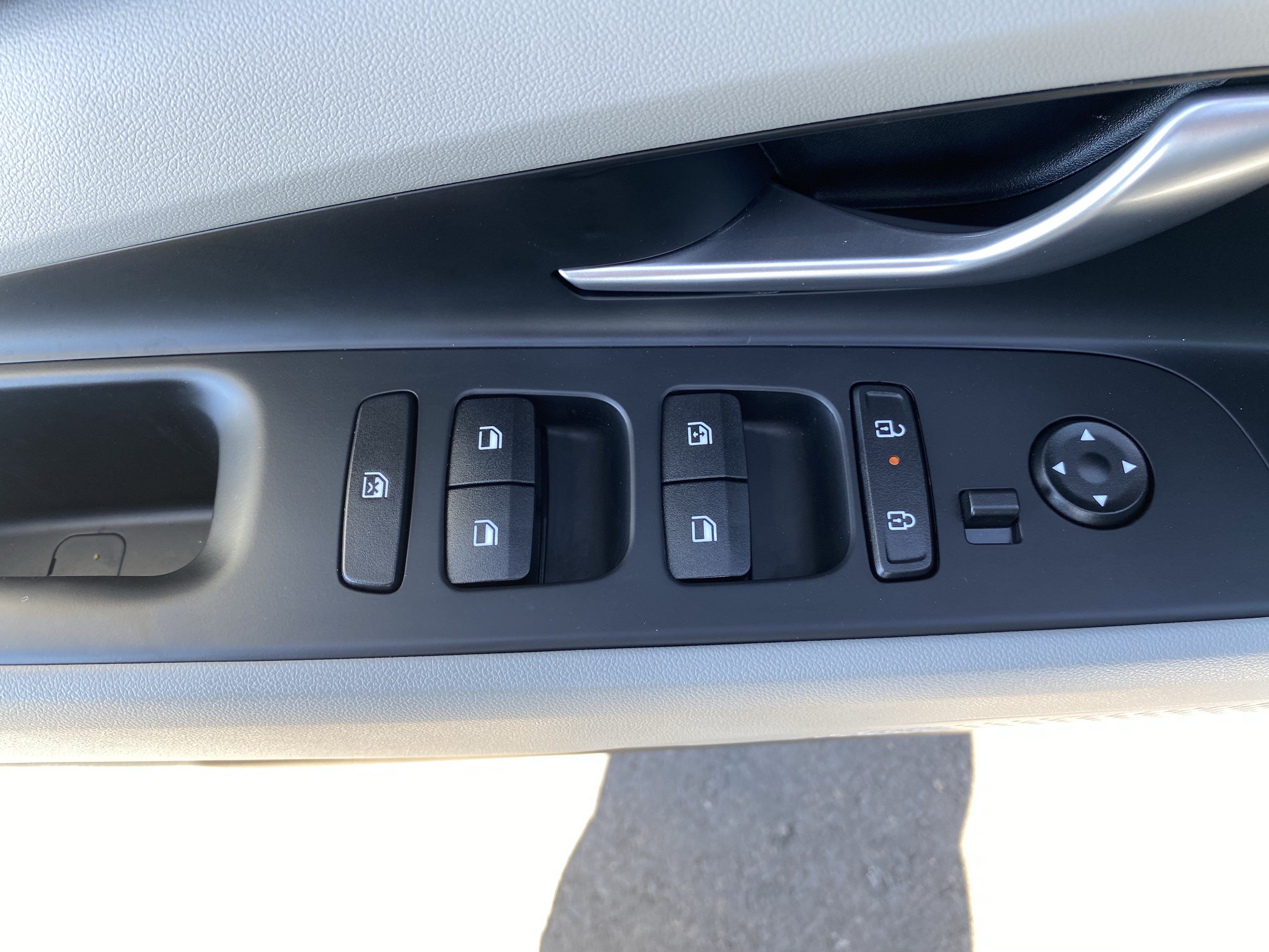 Certified 2026 Hyundai Elantra Limited FWD image 18