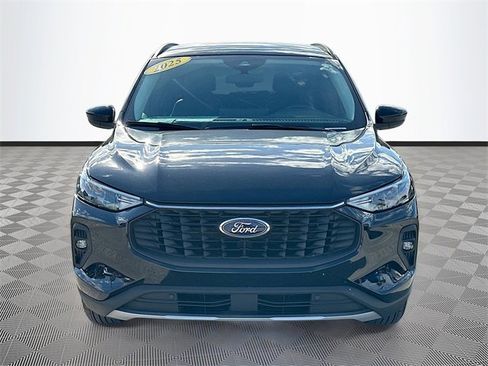 Used 2025 Ford Escape SE image 2