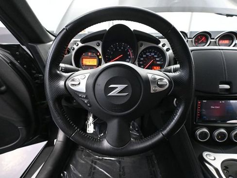 Used 2016 Nissan 370Z Coupe image 21