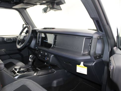 New 2025 Ford Bronco 4-Door AWD/4WD image 23