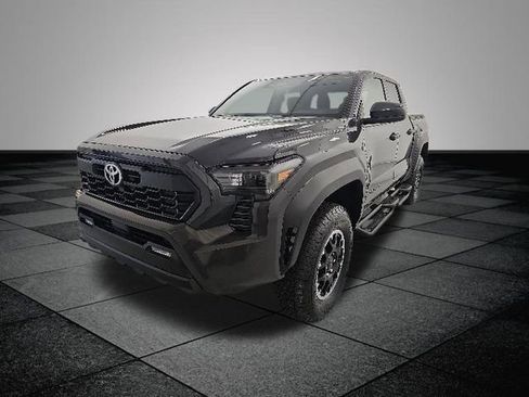 Certified 2025 Toyota Tacoma TRD Off-Road AWD/4WD image 3