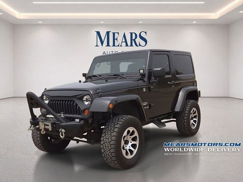 Used 2013 Jeep Wrangler Sahara w/ Connectivity Group AWD/4WD image 1