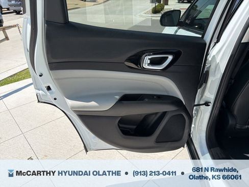 Used 2022 Jeep Compass Limited AWD/4WD image 23