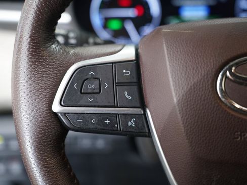 Used 2021 Toyota Sienna Platinum AWD/4WD image 13
