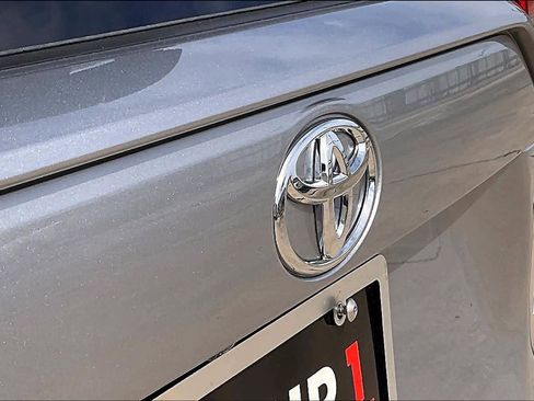 Used 2025 Toyota RAV4 XLE FWD image 31