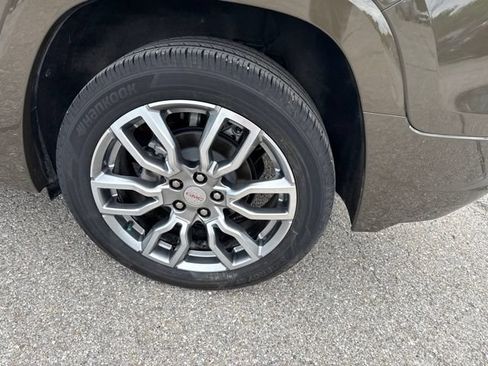 Used 2023 GMC Terrain Denali w/ Denali Premium Package AWD/4WD image 24