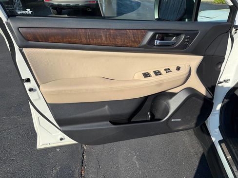 Used 2015 Subaru Outback 3.6R Limited AWD/4WD image 10