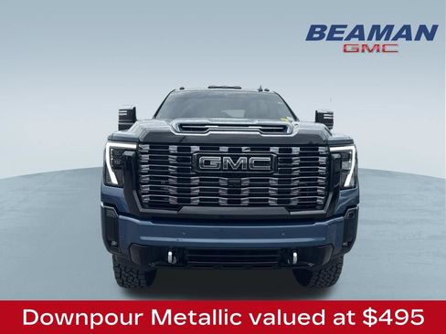 Used 2025 GMC Sierra 2500 Denali Ultimate AWD/4WD image 2