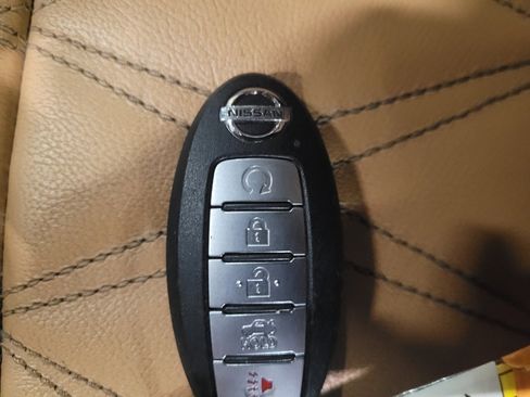 Used 2021 Nissan Sentra SV w/ SV Premium Package FWD image 32