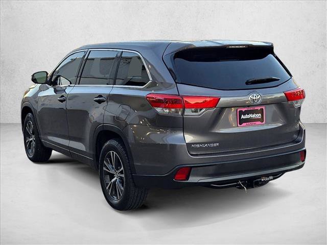 Used 2018 Toyota Highlander LE FWD image 8