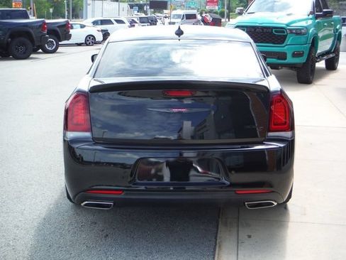 Certified 2022 Chrysler 300 S w/ Comfort Group RWD image 16